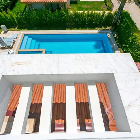 Villa Paradise Town Beliza *